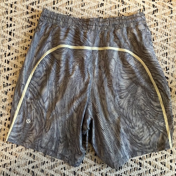 7inch pacer breached shorts - Picture 2 of 3